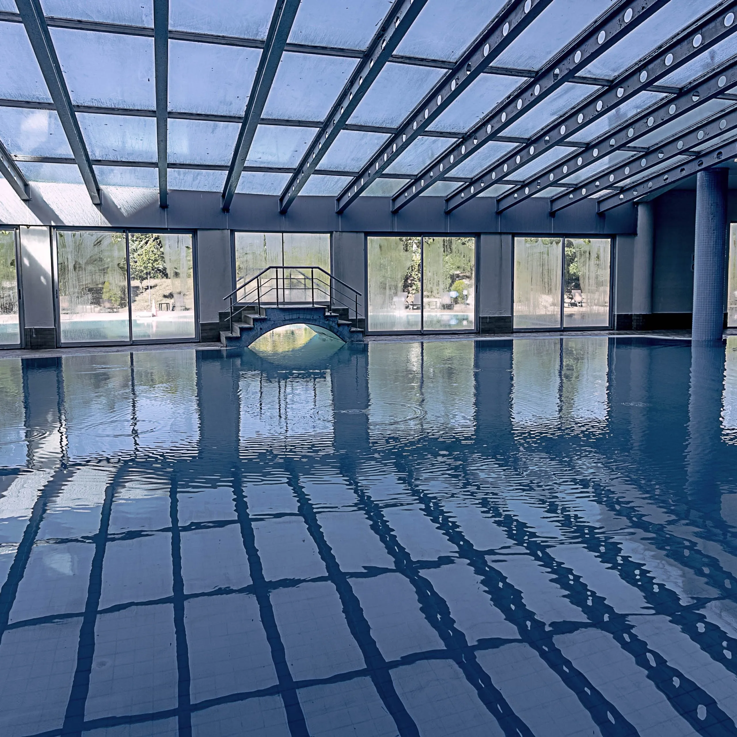 Sandıklı’daki Safran Termal Resort & Spa havuz alanı